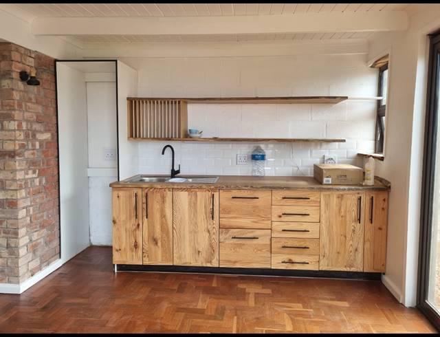 Cottage Between Mountain and the Sea